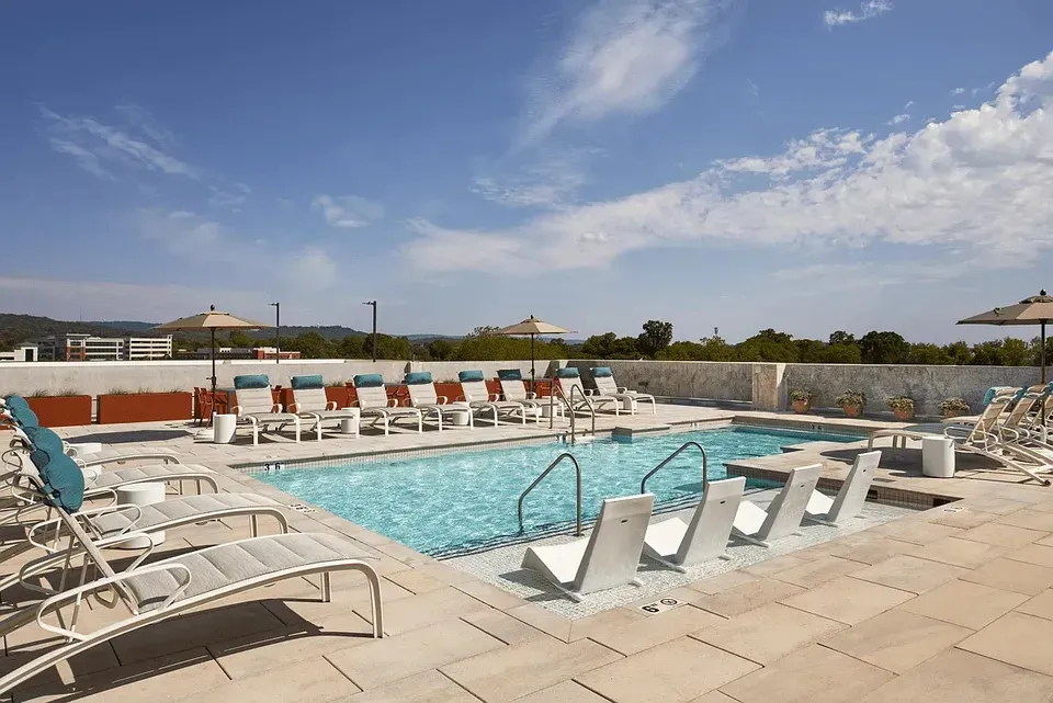 3 Bed 2 Bath Contemporary High-Rise Condo in Huntsville, AL - 3
