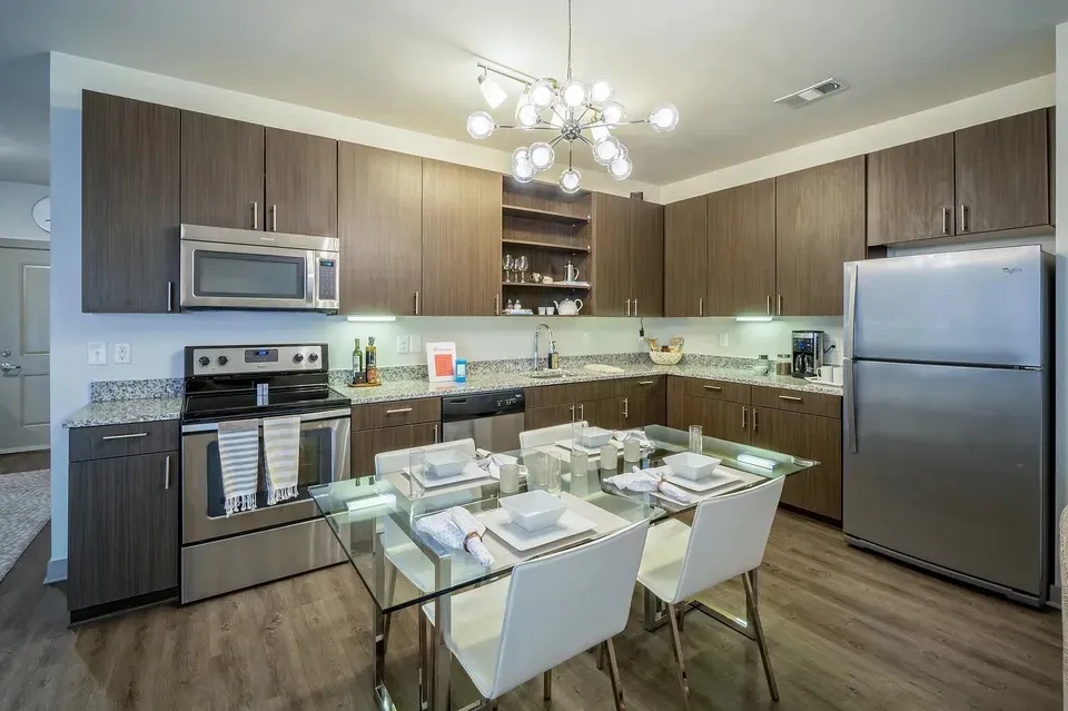 3 Bed 2 Bath Contemporary High-Rise Condo in Huntsville, AL - 3
