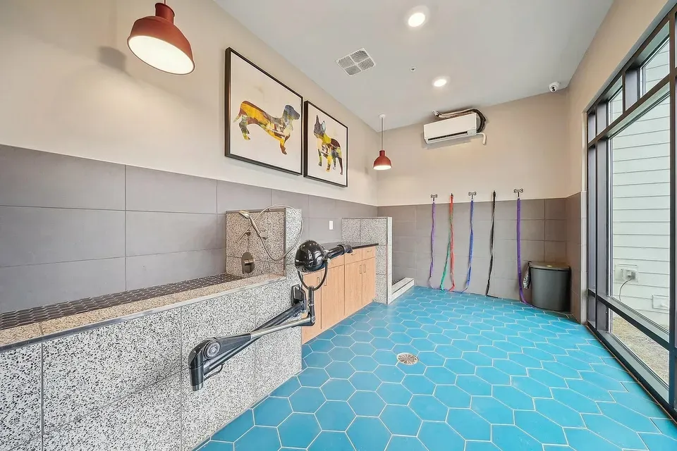 3 Bed 2 Bath Contemporary High-Rise Condo in Huntsville, AL - 5