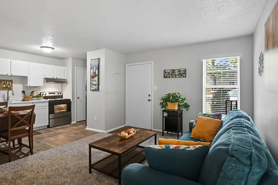 3 Bed 2 Bath Contemporary High-Rise Condo in Huntsville, AL - 3