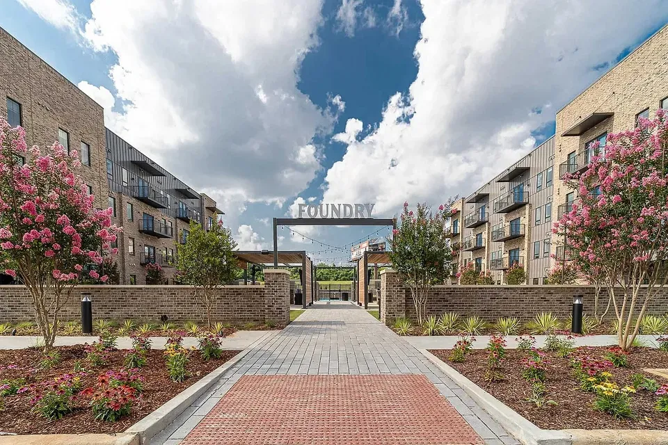 3 Bed 2 Bath Contemporary High-Rise Condo in Huntsville, AL - 1