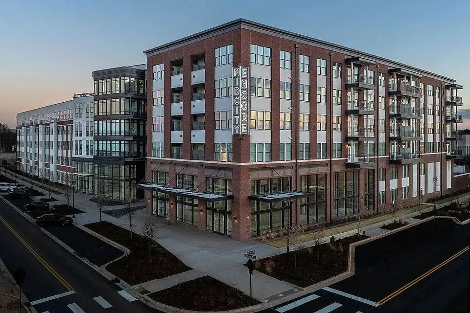3 Bed 2 Bath Contemporary High-Rise Condo in Huntsville, AL - 5
