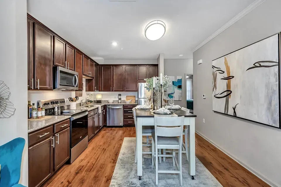 3 Bed 2 Bath Contemporary High-Rise Condo in Huntsville, AL - 3