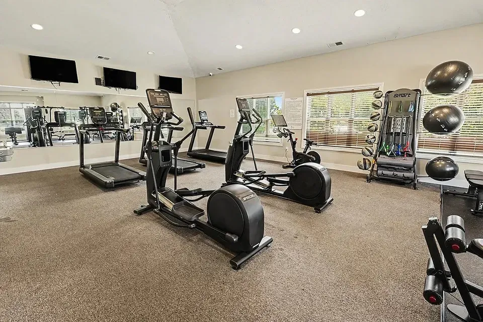 3 Bed 2 Bath Contemporary High-Rise Condo in Huntsville, AL - 3