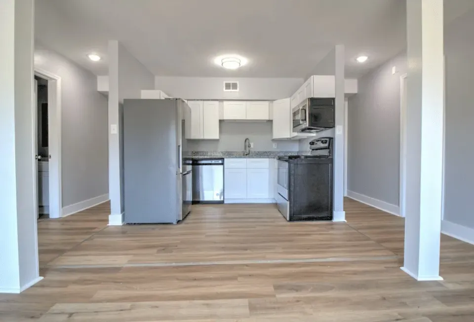 3 Bed 2 Bath Contemporary High-Rise Condo in Huntsville, AL - 2