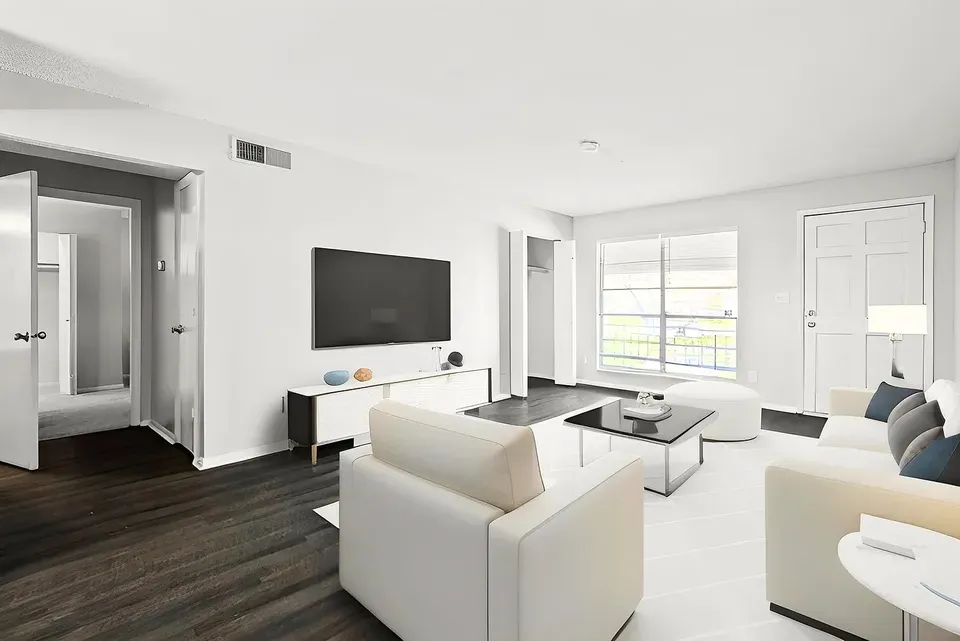 3 Bed 2 Bath Contemporary High-Rise Condo in Huntsville, AL - 1
