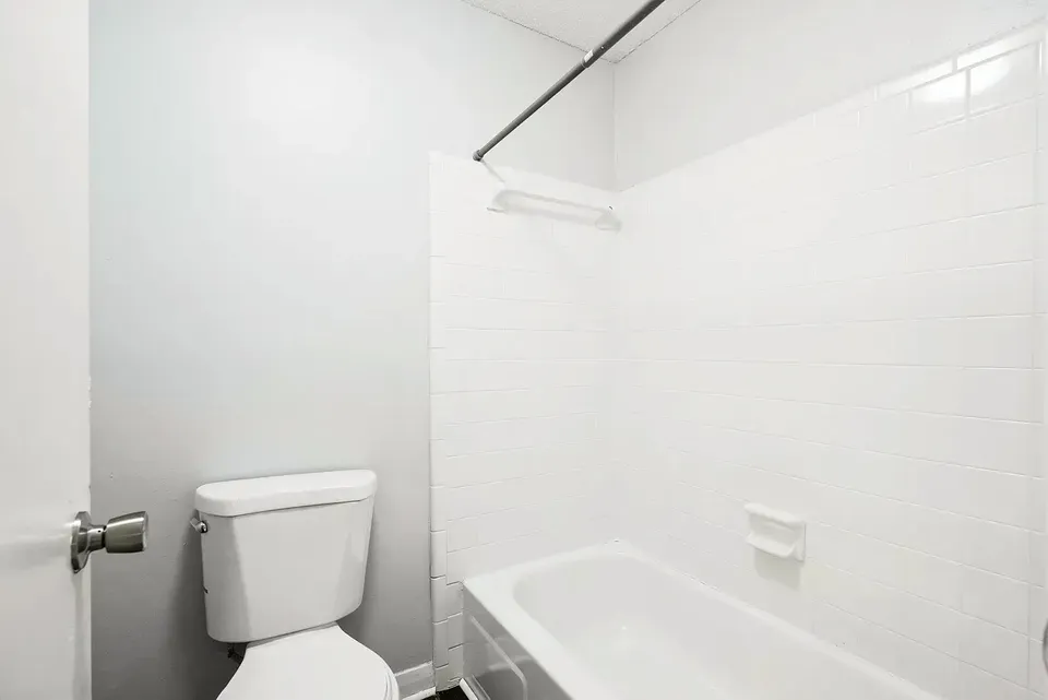 3 Bed 2 Bath Contemporary High-Rise Condo in Huntsville, AL - 3