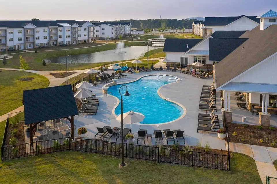 3 Bed 2 Bath Contemporary High-Rise Condo in Huntsville, AL