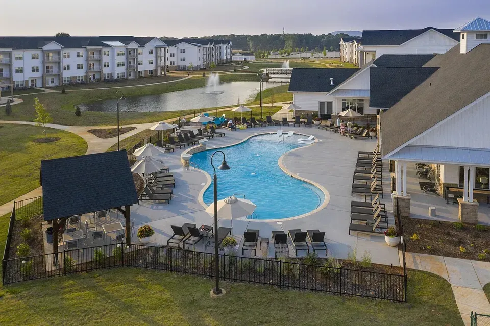 3 Bed 2 Bath Contemporary High-Rise Condo in Huntsville, AL - 3