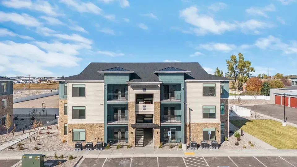3 Bed 2 Bath Contemporary High-Rise Condo in Idaho Falls, ID - 2