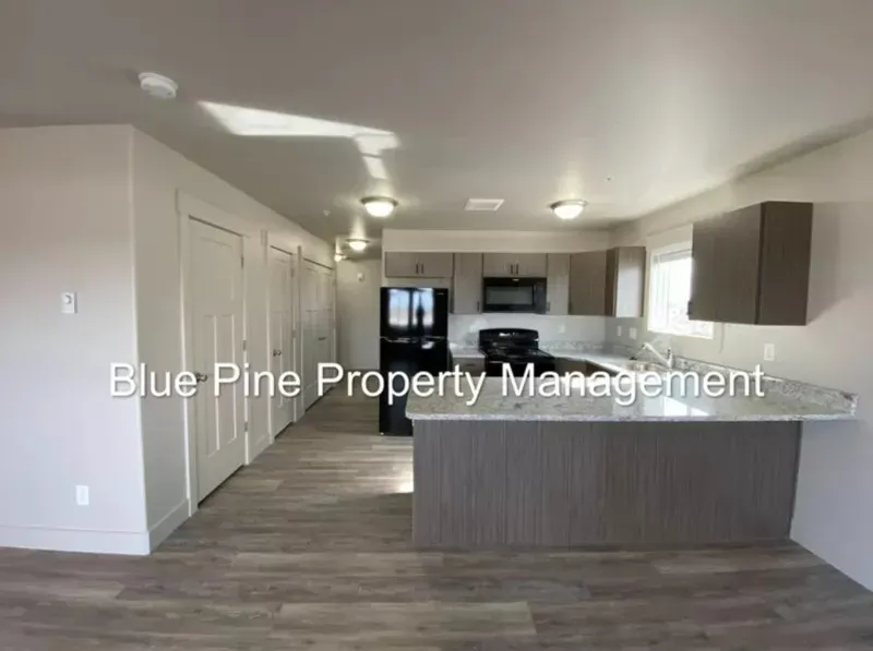 3 Bed 2 Bath Contemporary High-Rise Condo in Idaho Falls, ID - 5