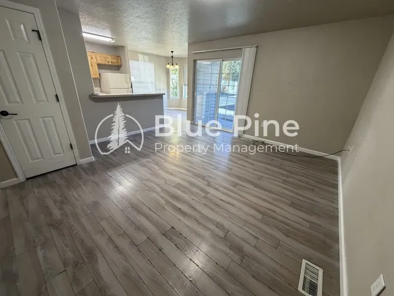 3 Bed 2 Bath Contemporary High-Rise Condo in Idaho Falls, ID - 3