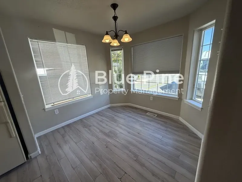 3 Bed 2 Bath Contemporary High-Rise Condo in Idaho Falls, ID - 4