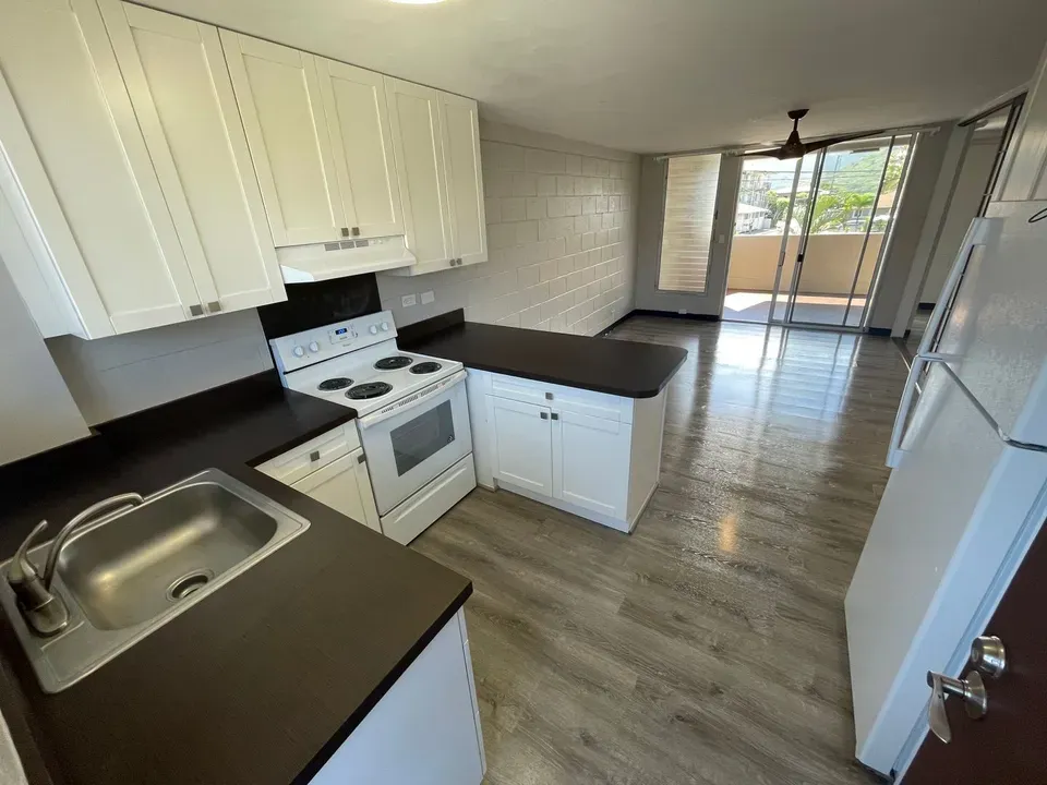 3 Bed 2 Bath Contemporary High-Rise Condo in Kailua, HI