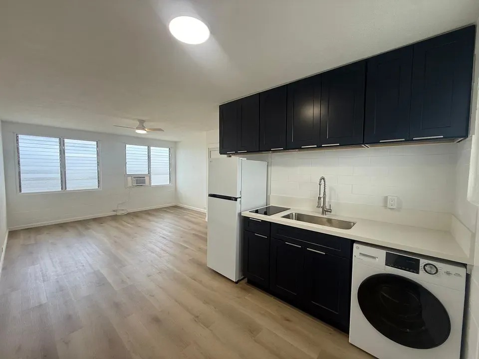 3 Bed 2 Bath Contemporary High-Rise Condo in Kailua, HI
