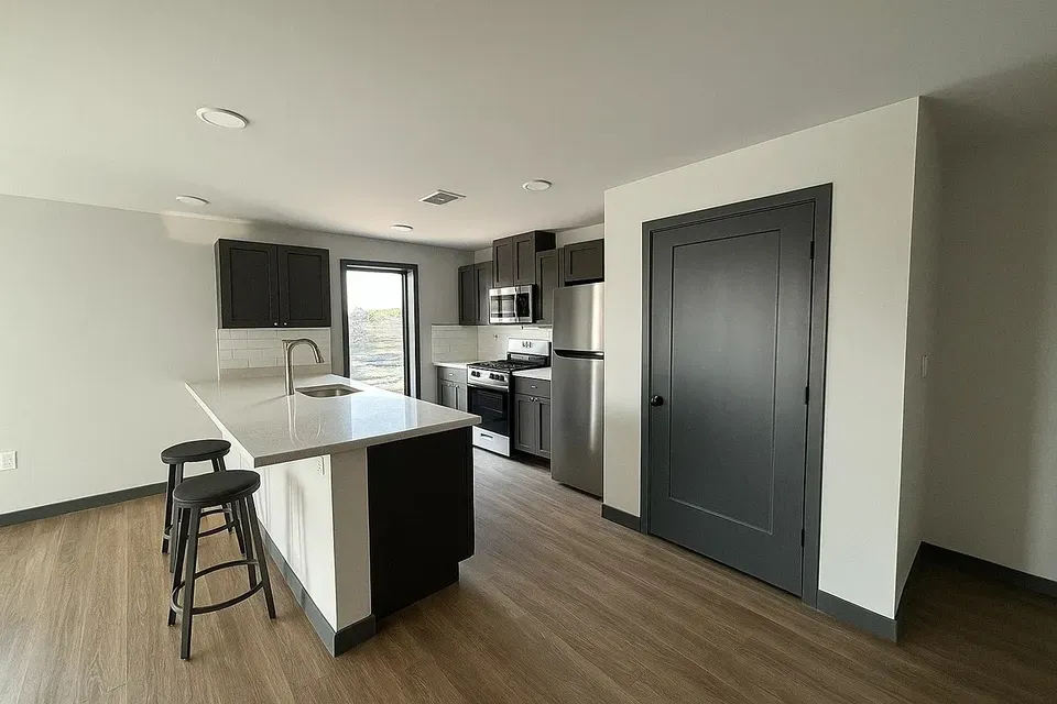 3 Bed 2 Bath Contemporary High-Rise Condo in Kansas City, KS - 1