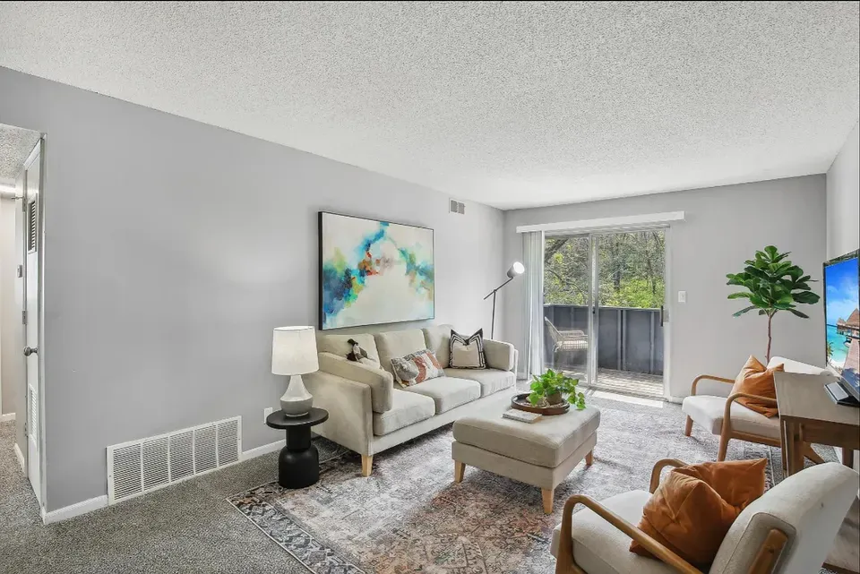 3 Bed 2 Bath Contemporary High-Rise Condo in Kansas City, KS - 1