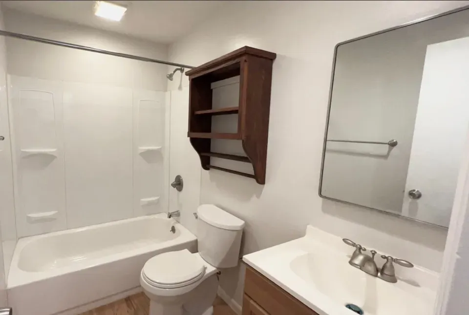 3 Bed 2 Bath Contemporary High-Rise Condo in Kansas City, KS - 3