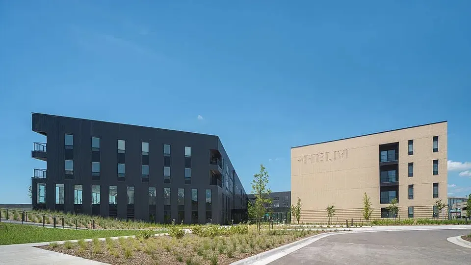 3 Bed 2 Bath Contemporary High-Rise Condo in Kansas City, KS - 1