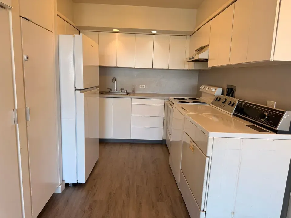 3 Bed 2 Bath Contemporary High-Rise Condo in Maui, HI