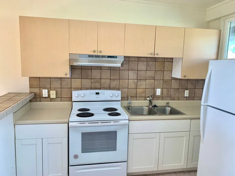 3 Bed 2 Bath Contemporary High-Rise Condo in Maui, HI