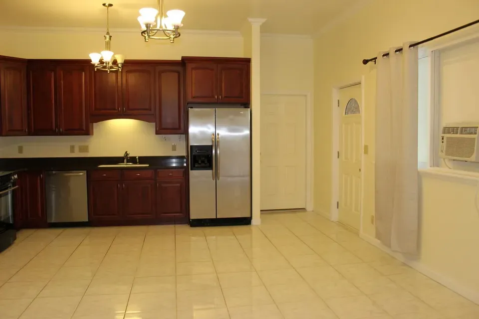 3 Bed 2 Bath Contemporary High-Rise Condo in Maui, HI