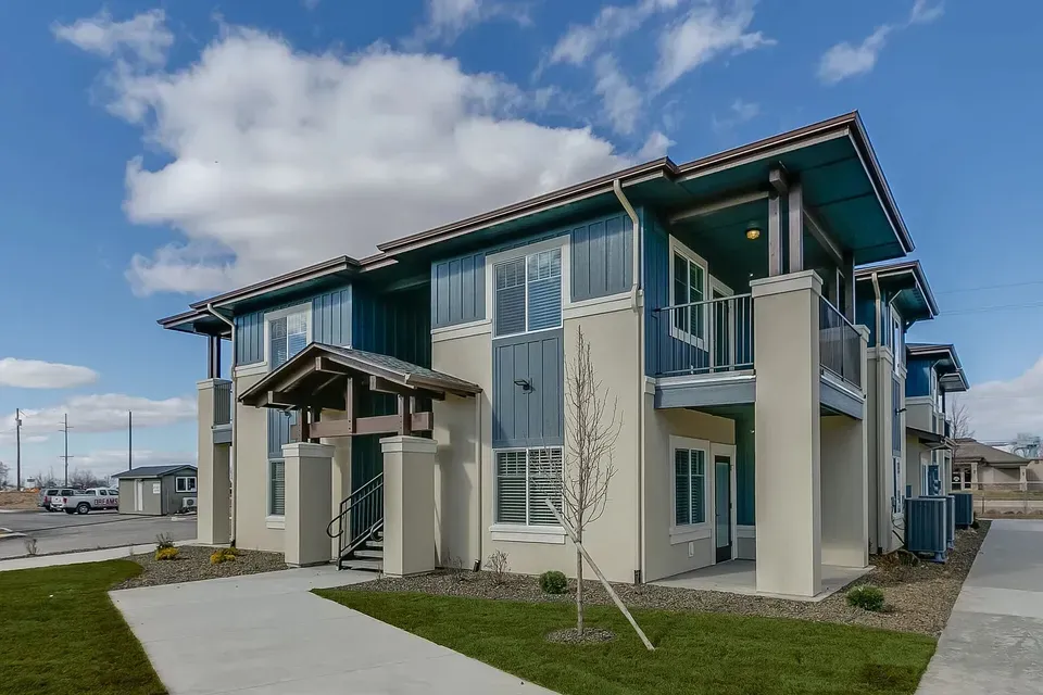 3 Bed 2 Bath Contemporary High-Rise Condo in Meridian, ID - 1