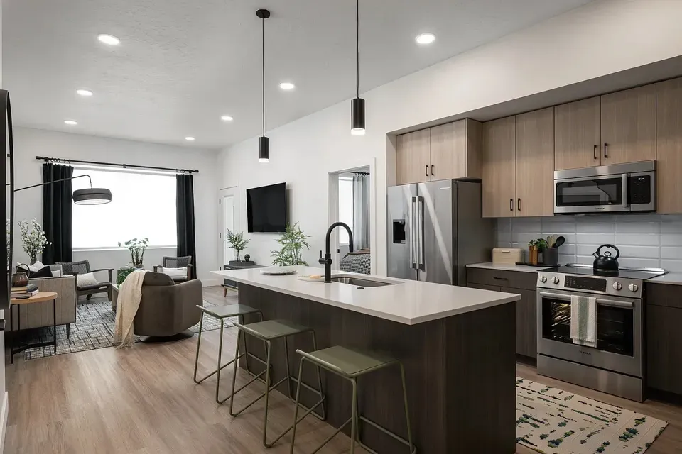 3 Bed 2 Bath Contemporary High-Rise Condo in Meridian, ID - 5