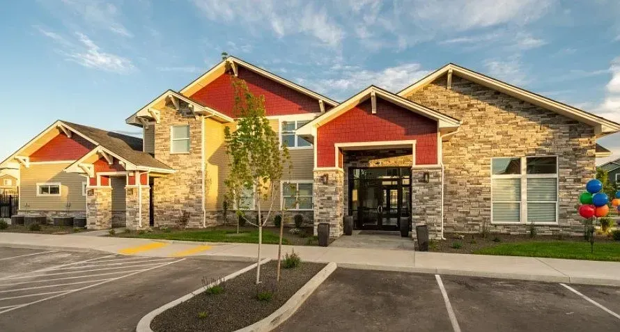 3 Bed 2 Bath Contemporary High-Rise Condo in Meridian, ID - 2