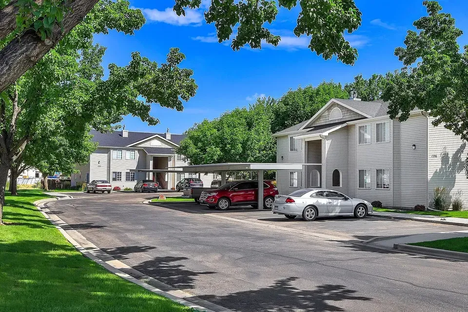3 Bed 2 Bath Contemporary High-Rise Condo in Meridian, ID - 1