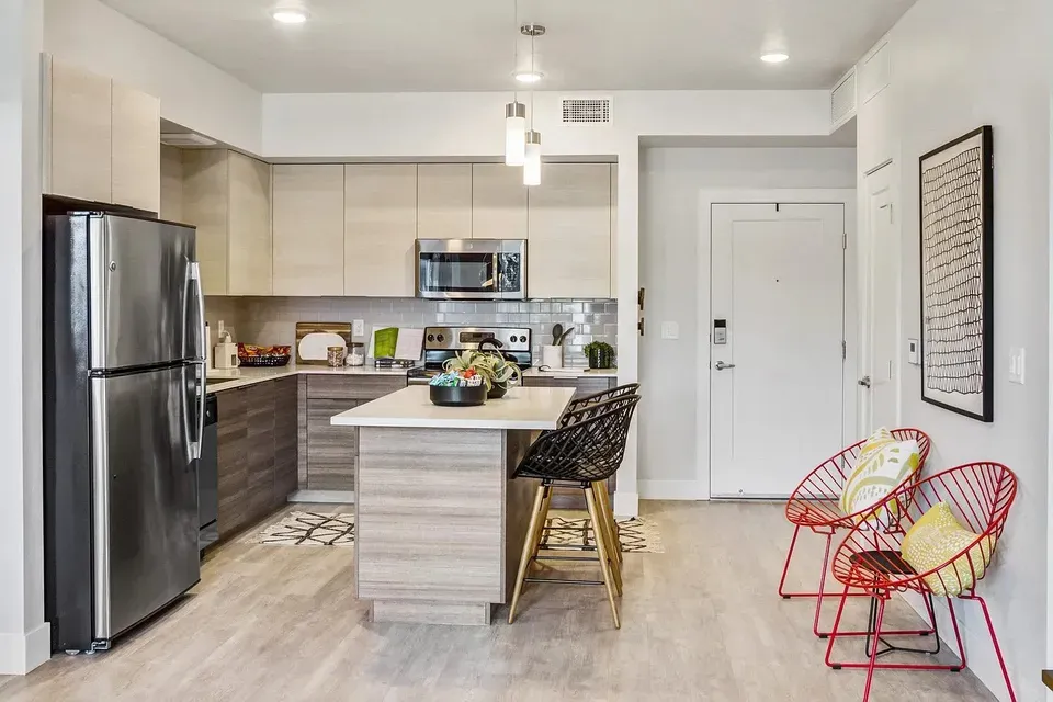3 Bed 2 Bath Contemporary High-Rise Condo in Meridian, ID - 3