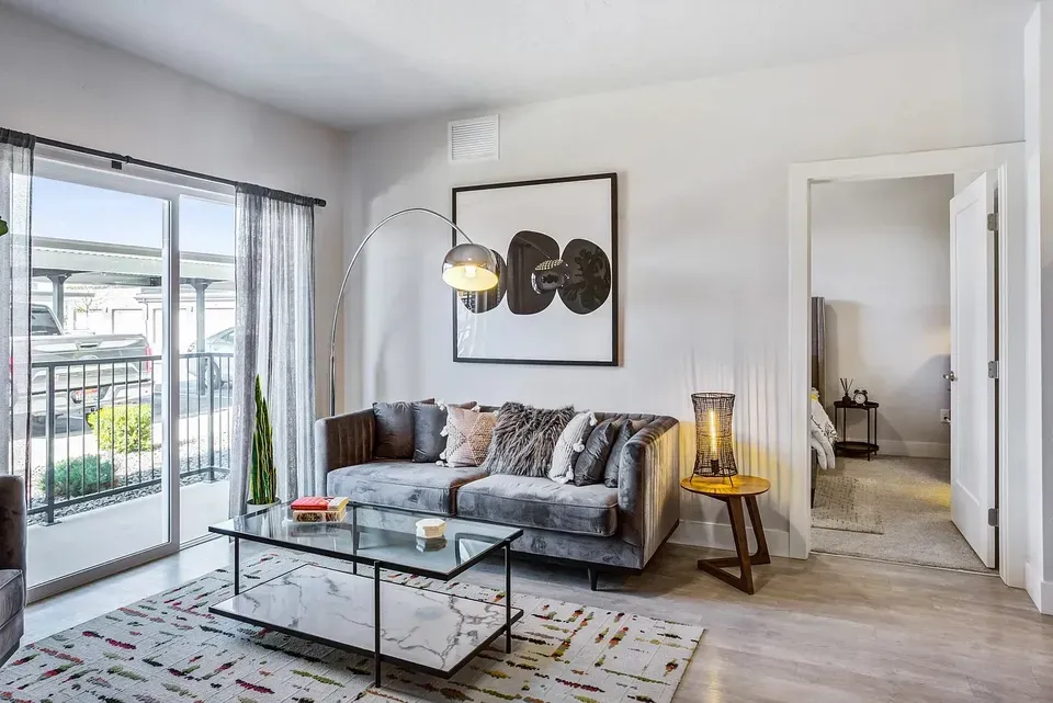 3 Bed 2 Bath Contemporary High-Rise Condo in Meridian, ID - 4