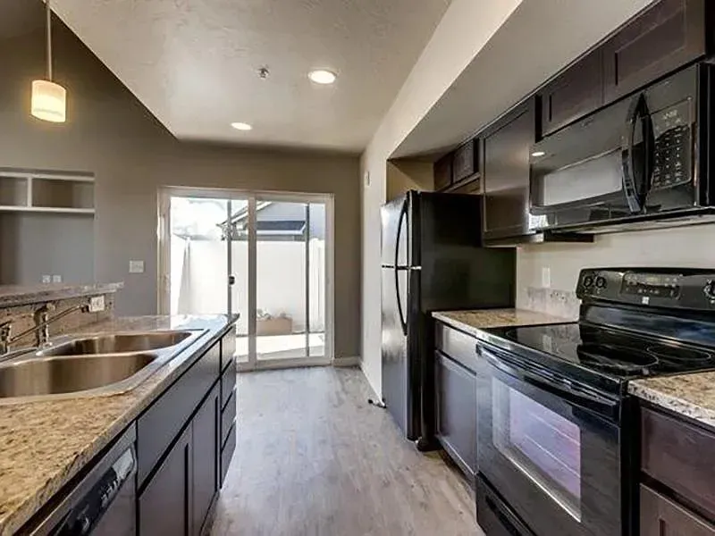 3 Bed 2 Bath Contemporary High-Rise Condo in Meridian, ID - 5