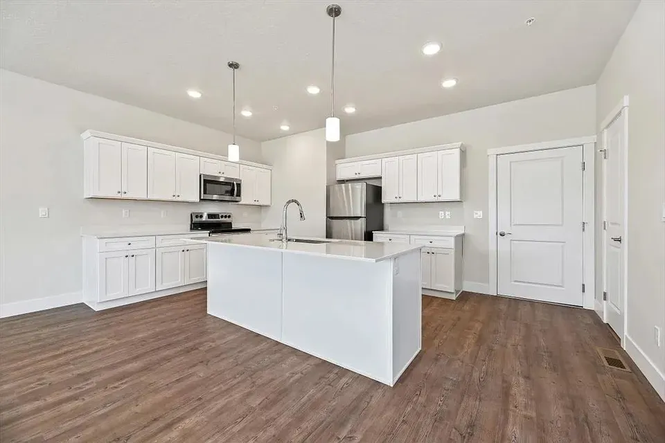 3 Bed 2 Bath Contemporary High-Rise Condo in Meridian, ID - 1