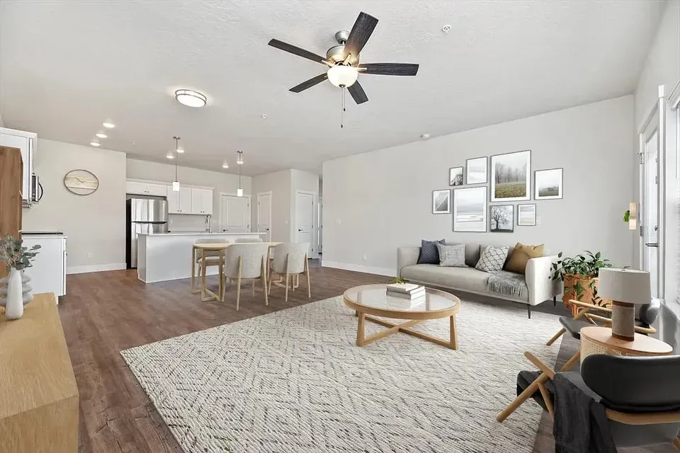 3 Bed 2 Bath Contemporary High-Rise Condo in Meridian, ID - 2