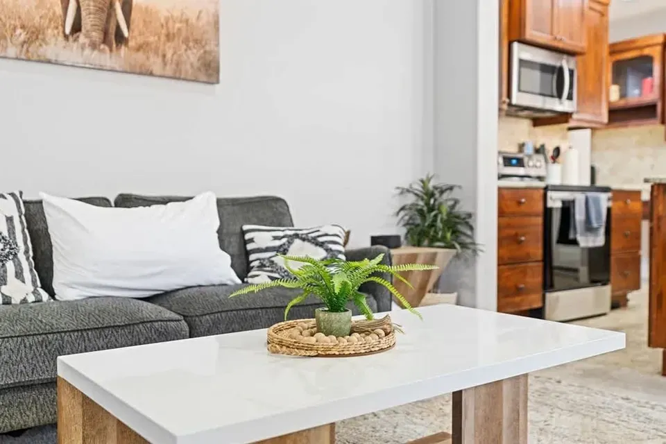 3 Bed 2 Bath Contemporary High-Rise Condo in Meridian, ID - 2