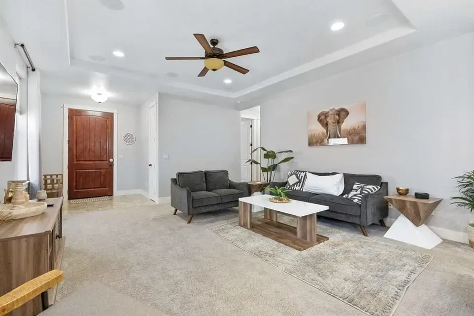 3 Bed 2 Bath Contemporary High-Rise Condo in Meridian, ID - 3