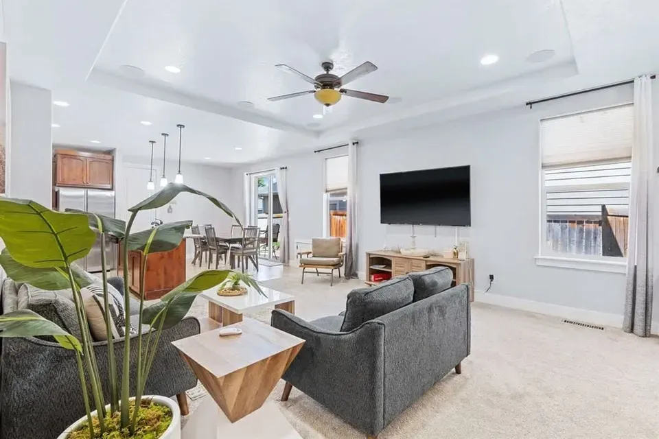 3 Bed 2 Bath Contemporary High-Rise Condo in Meridian, ID - 5