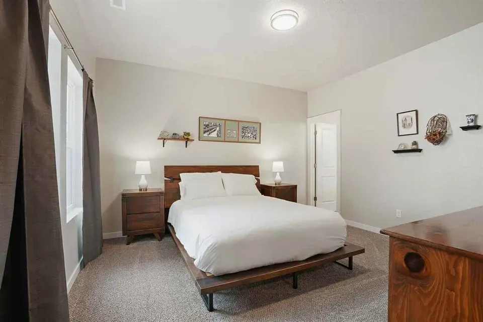 3 Bed 2 Bath Contemporary High-Rise Condo in Meridian, ID - 4