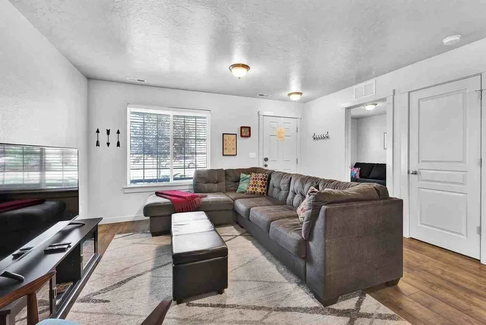 3 Bed 2 Bath Contemporary High-Rise Condo in Meridian, ID - 1