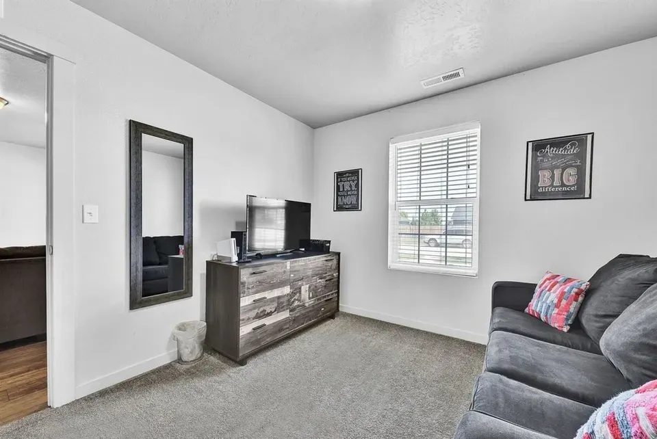 3 Bed 2 Bath Contemporary High-Rise Condo in Meridian, ID - 2