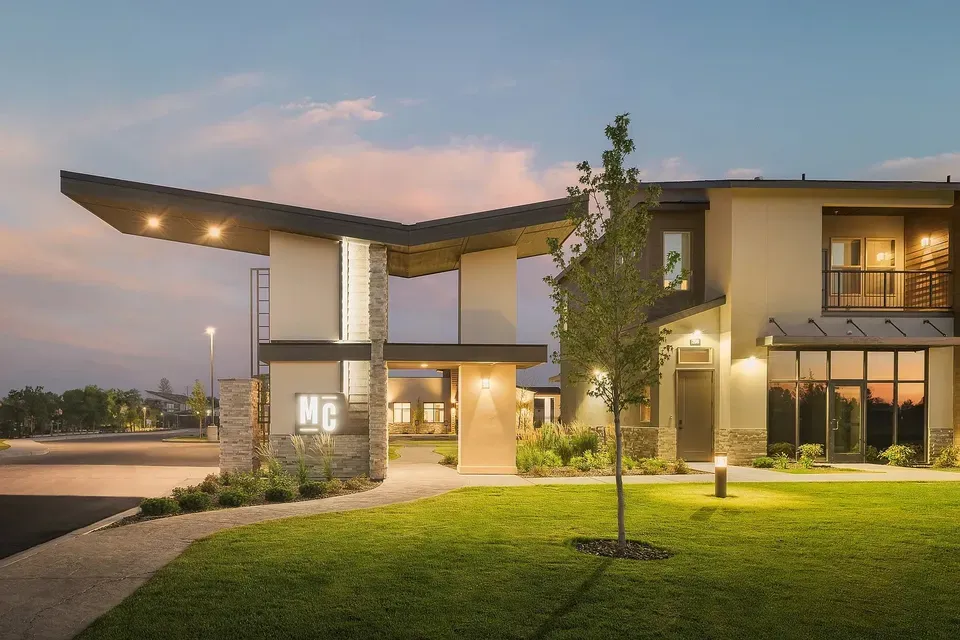 3 Bed 2 Bath Contemporary High-Rise Condo in Meridian, ID - 2