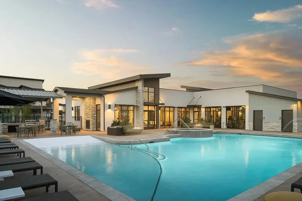 3 Bed 2 Bath Contemporary High-Rise Condo in Meridian, ID - 5