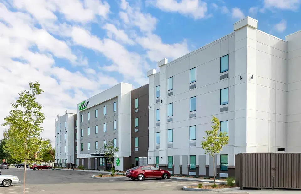 3 Bed 2 Bath Contemporary High-Rise Condo in Meridian, ID - 1
