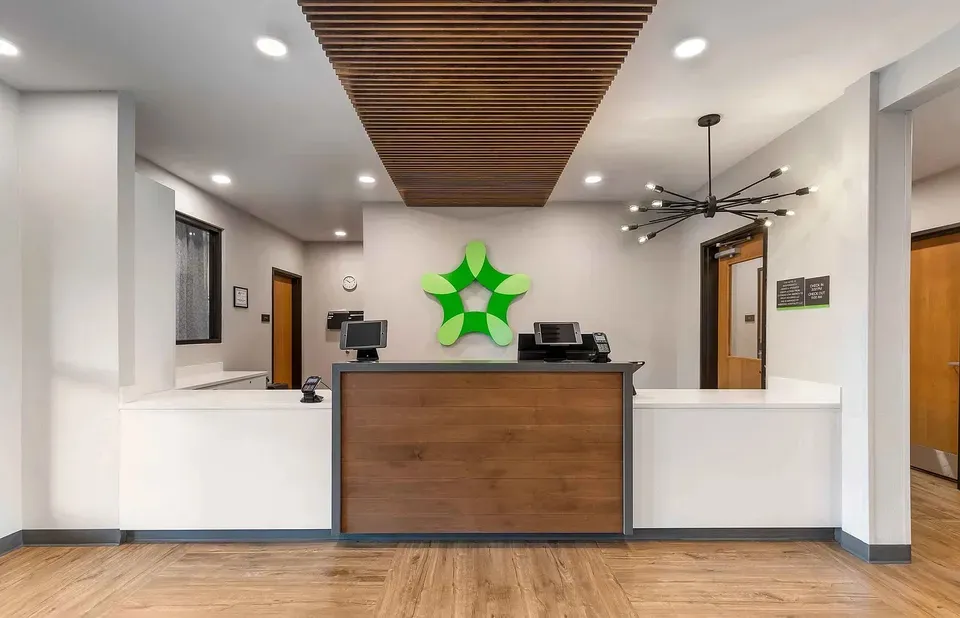 3 Bed 2 Bath Contemporary High-Rise Condo in Meridian, ID - 4