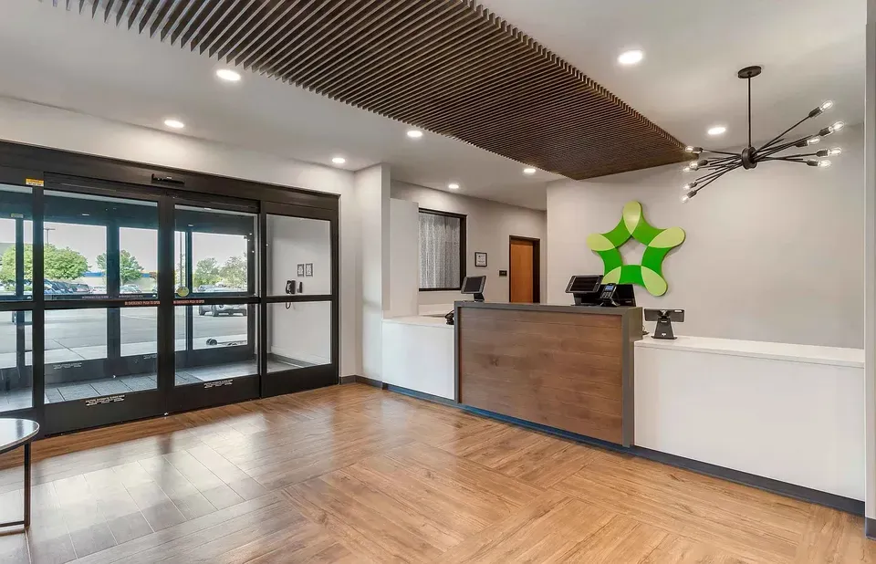 3 Bed 2 Bath Contemporary High-Rise Condo in Meridian, ID - 5