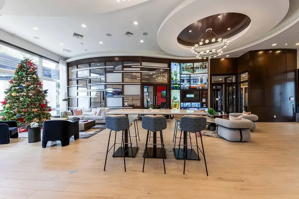 3 Bed 2 Bath Contemporary High-Rise Condo in Miami, FL - 1