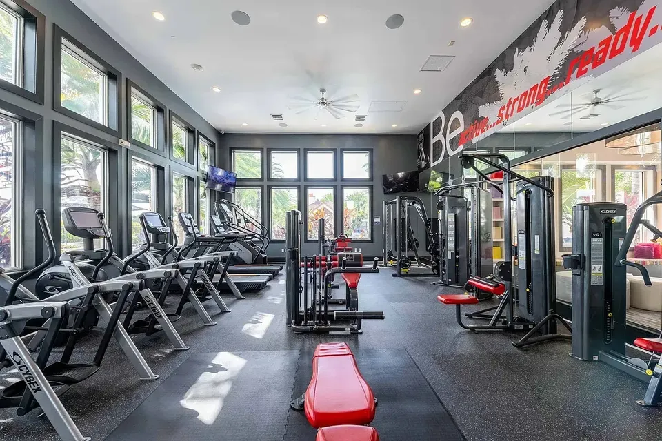 3 Bed 2 Bath Contemporary High-Rise Condo in Miami, FL - 2