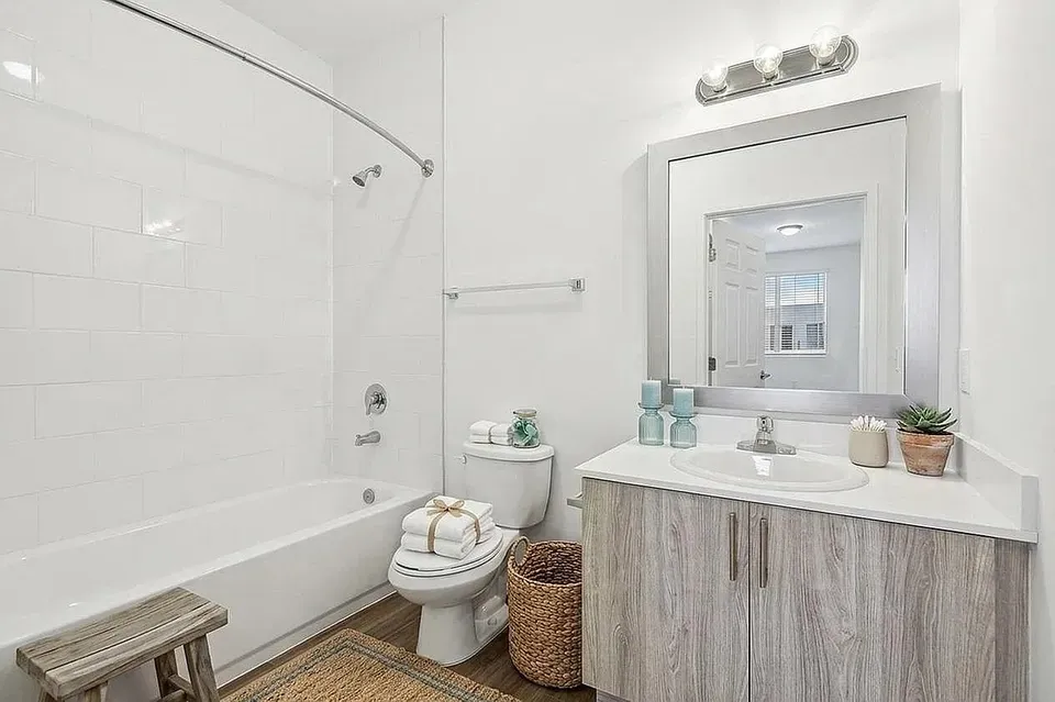 3 Bed 2 Bath Contemporary High-Rise Condo in Miami, FL - 5