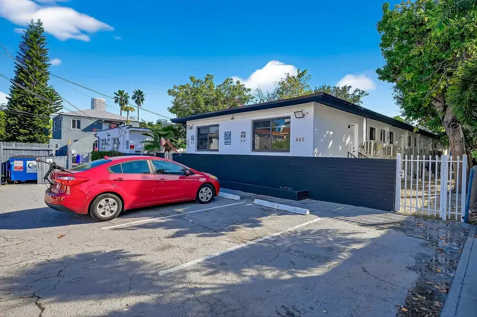 3 Bed 2 Bath Contemporary High-Rise Condo in Miami, FL - 3